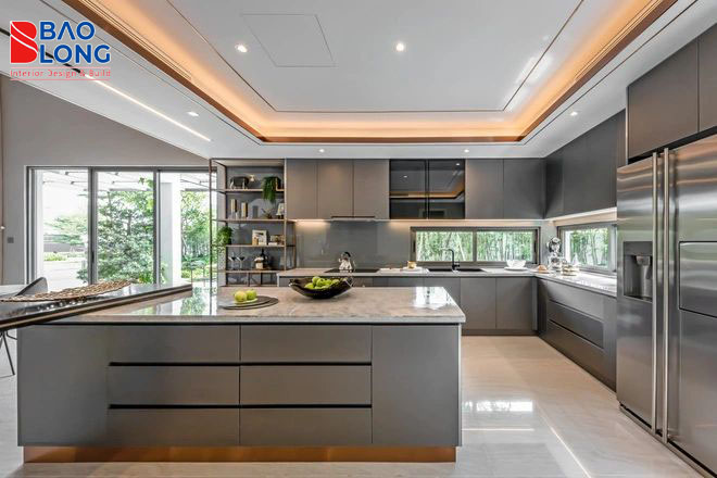 Mẫu tủ bếp chữ L sang trọng cho biệt thự