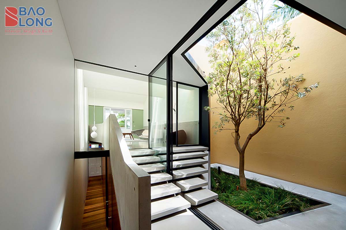 Cầu thang kết hợp giếng trời